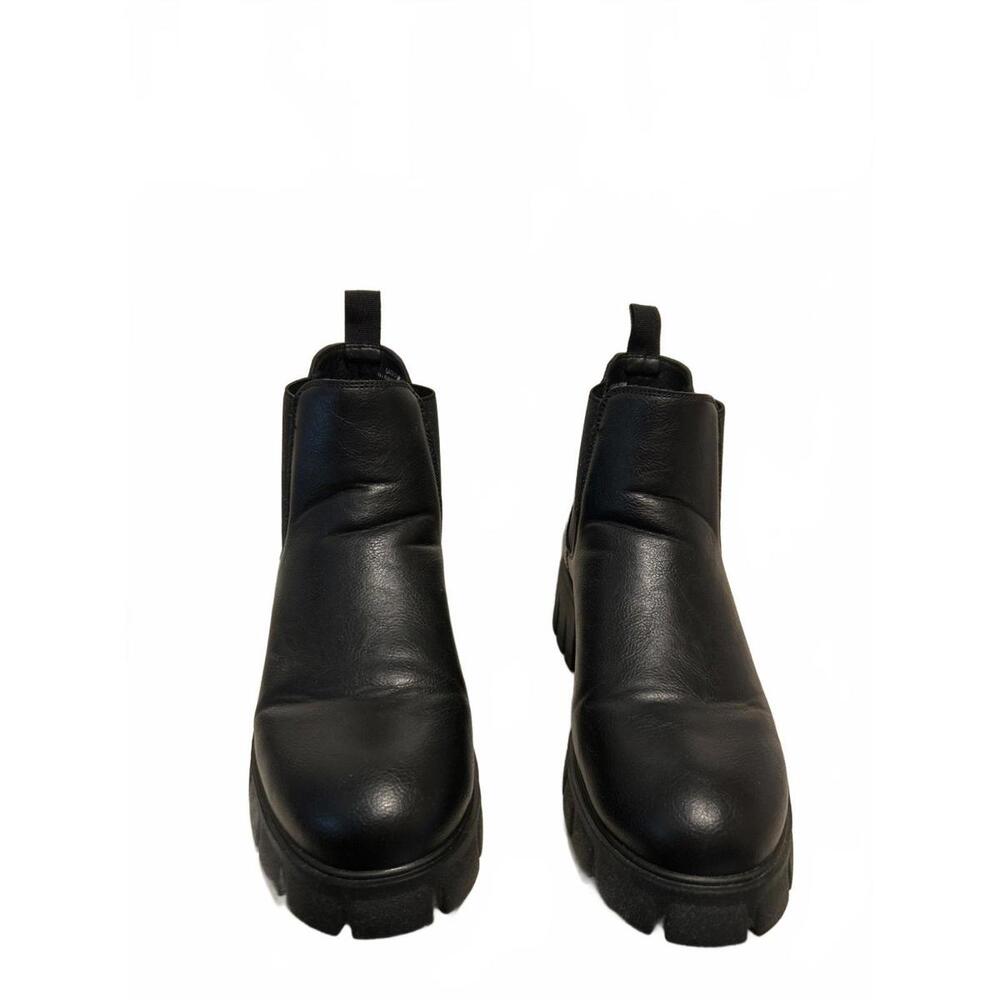 Sasha Size 10 Med. Chunky Boots Black 692300 back to school